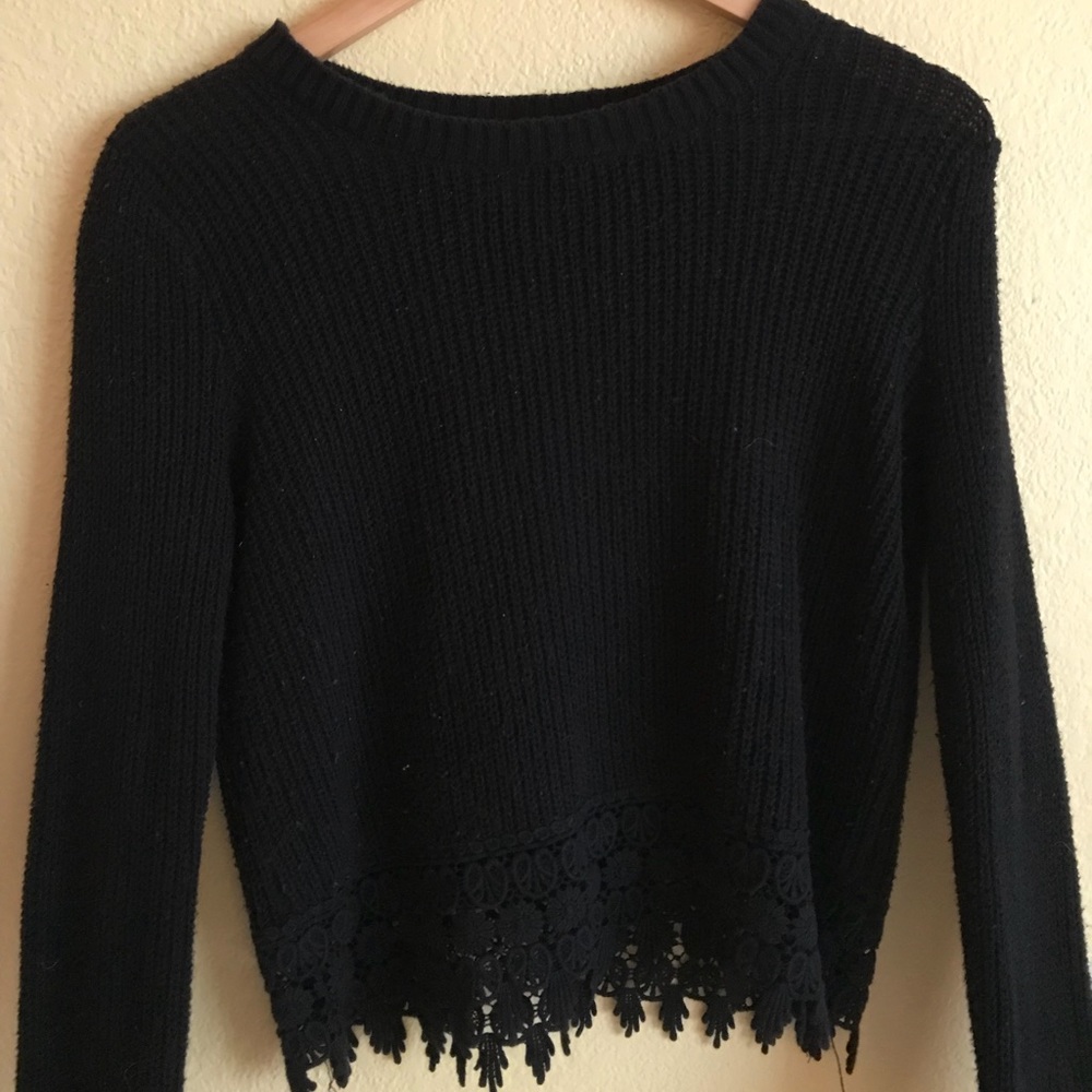 Embroidered bottomed sweater😍 LA Hearts